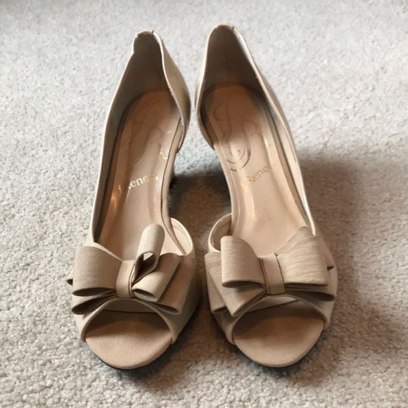 Nude Heels with bows - Picture 1 of 4
